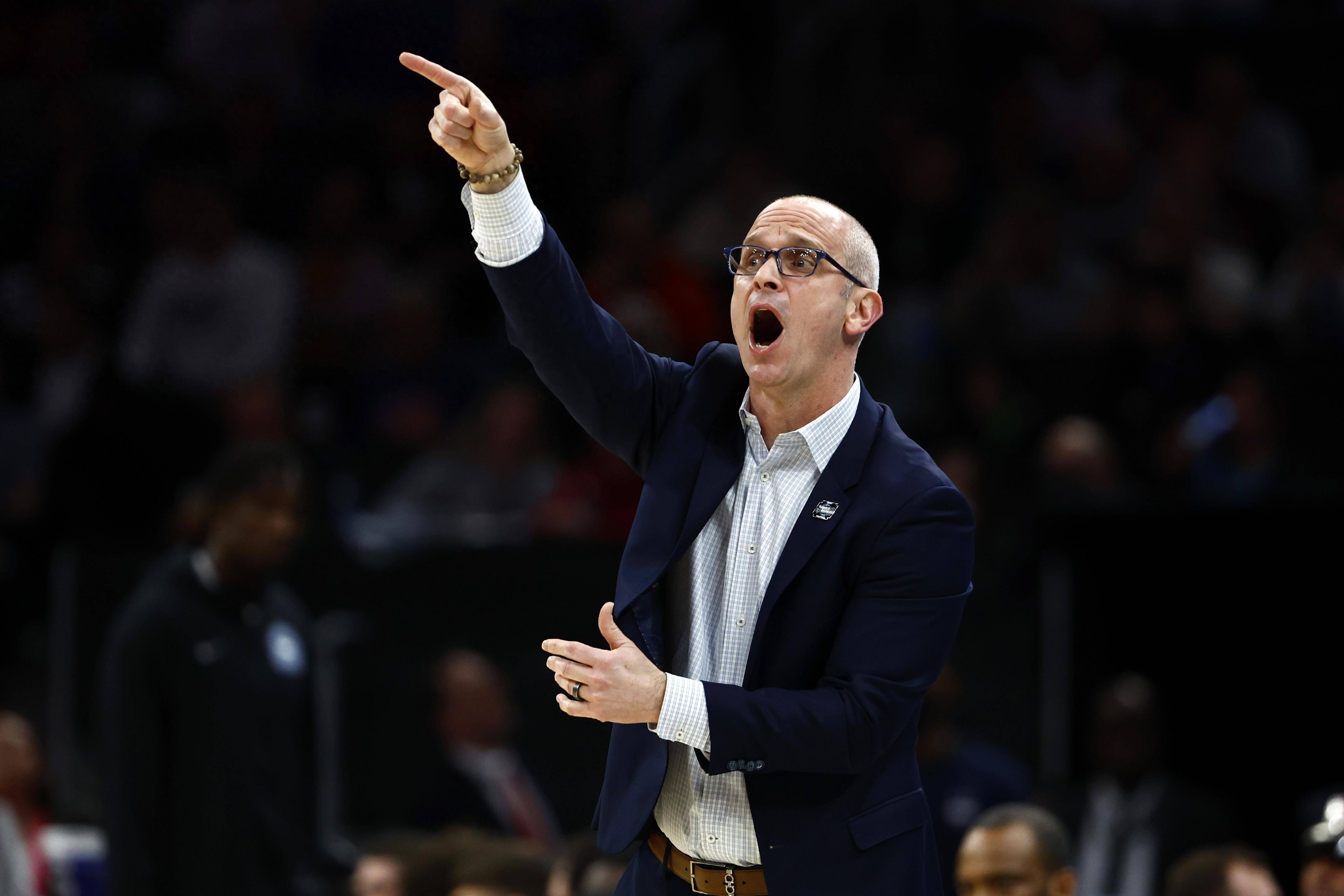 利物浦技术犯规送分，马龙主帅怒摔战术板！-爱游戏app