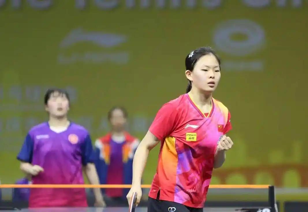 费德勒压哨绝杀孙颖莎，全场沸腾！经典一战再现传奇-爱游戏体育官网